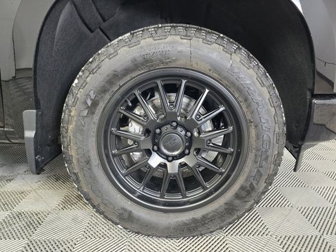 Used 2025 Chevrolet Silverado 1500 RST image 2