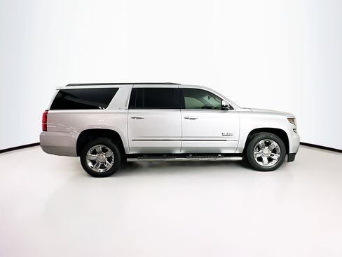Used 2016 Chevrolet Suburban LT w/ LT Signature Package image 10