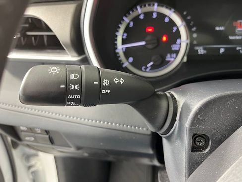 Used 2023 Toyota Highlander XLE image 23