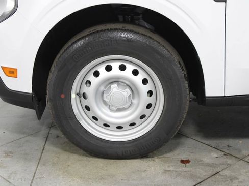 New 2025 Ford Maverick XL image 18