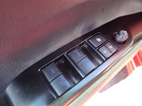 Used 2025 Toyota Camry SE image 22