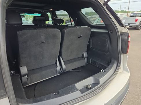 Used 2017 Ford Explorer Sport w/ Equipment Group 401A AWD/4WD image 11