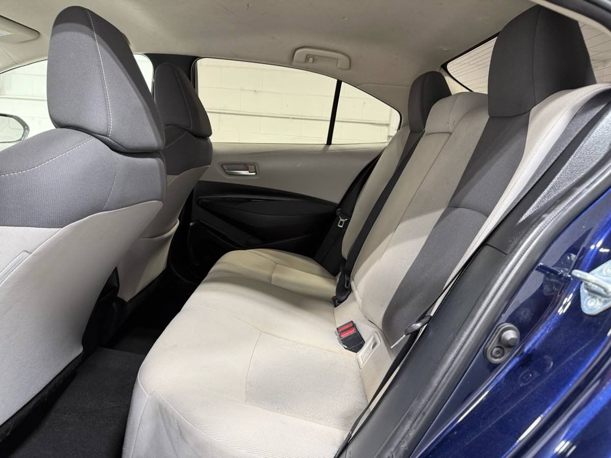 Used 2021 Toyota Corolla LE w/ Carpet Mat Package (TMS) FWD image 18