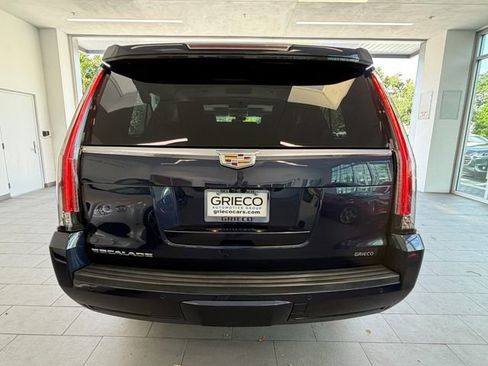 Used 2018 Cadillac Escalade ESV Luxury RWD image 10