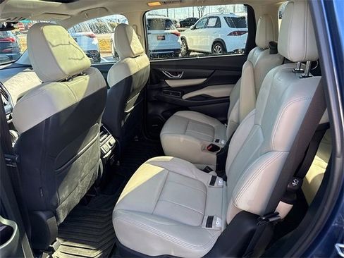 Certified 2022 Subaru Ascent Limited w/ Technology Package image 5