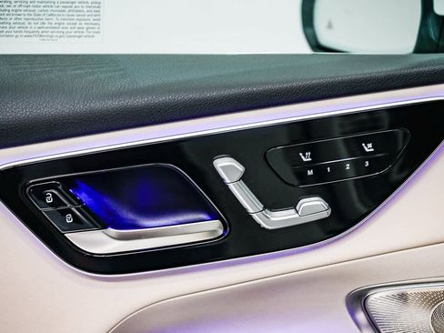 Used 2025 Mercedes-Benz GLC 300 image 19