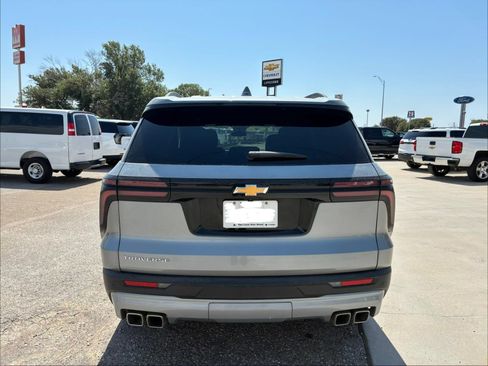 Used 2026 Chevrolet Traverse LT FWD image 14