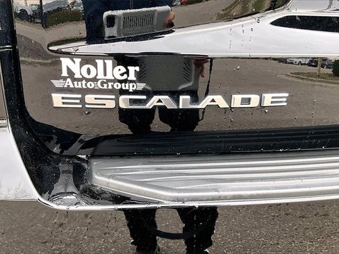 Used 2024 Cadillac Escalade Sport image 8