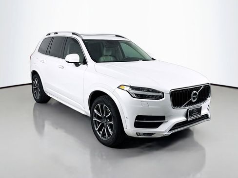 Used 2018 Volvo XC90 T6 Momentum w/ Convenience Package image 3