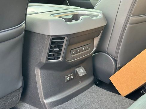 New 2025 Toyota Tundra Platinum AWD/4WD image 13