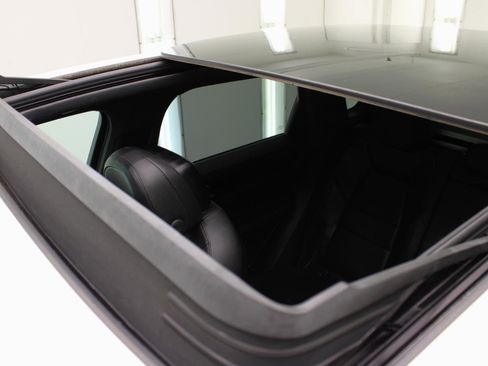 Used 2020 Porsche Cayenne AWD/4WD image 22