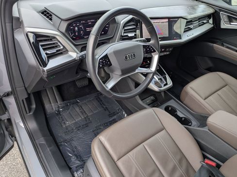 Used 2023 Audi Q4 e-tron Premium w/ Convenience Package image 9