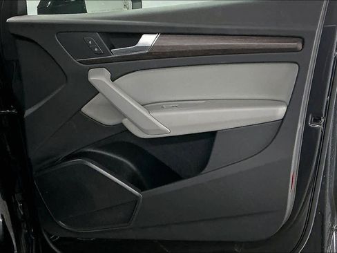 Used 2023 Audi Q5 2.0T Premium w/ Convenience Package image 26