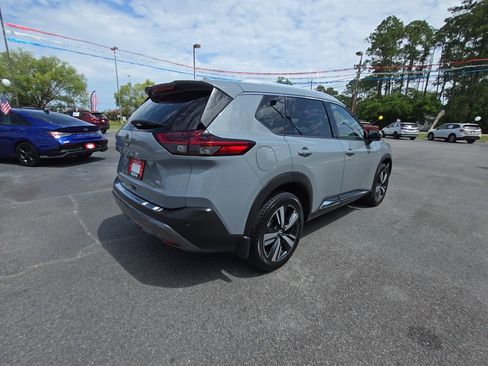 Used 2022 Nissan Rogue SL FWD image 6