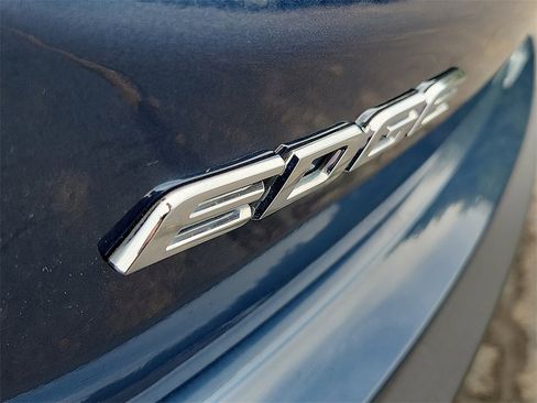 Used 2019 Ford Edge SEL image 30