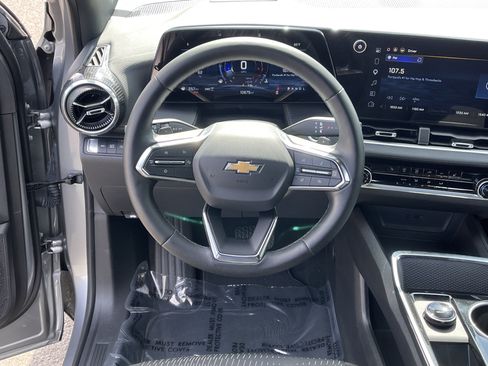 Used 2026 Chevrolet Equinox LT AWD/4WD image 13