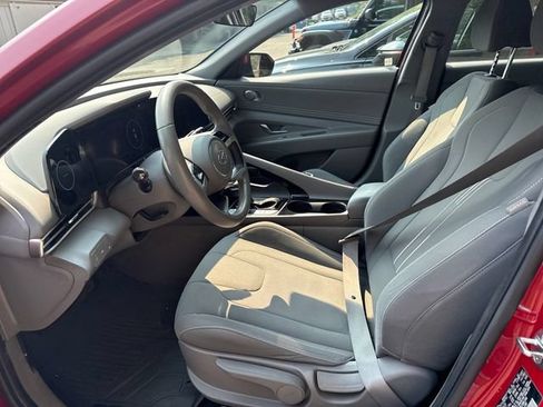 Used 2023 Hyundai Elantra SEL w/ Convenience Package FWD image 14