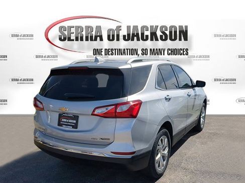 Used 2018 Chevrolet Equinox Premier image 8