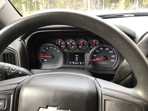 Used 2020 Chevrolet Silverado 1500 Custom w/ Custom Value Package image 11