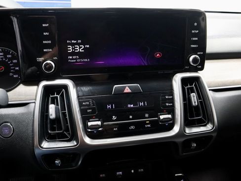 Used 2023 Kia Sorento S w/ Panoramic Sunroof Package image 35