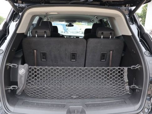 Used 2019 Buick Enclave Preferred w/ LPO, Cargo Package FWD image 17
