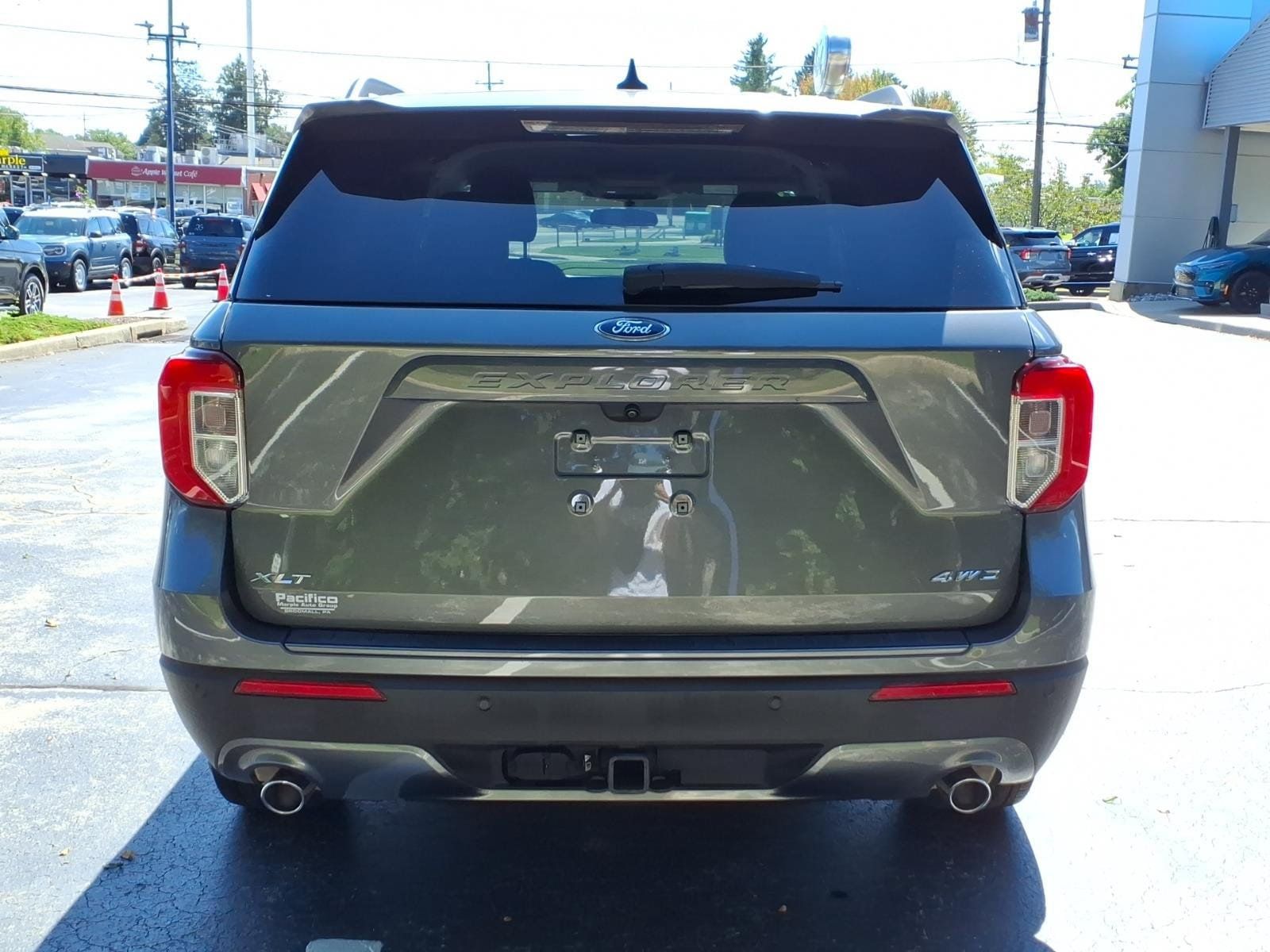 Certified 2023 Ford Explorer XLT w/ Equipment Group 202A AWD/4WD image 5