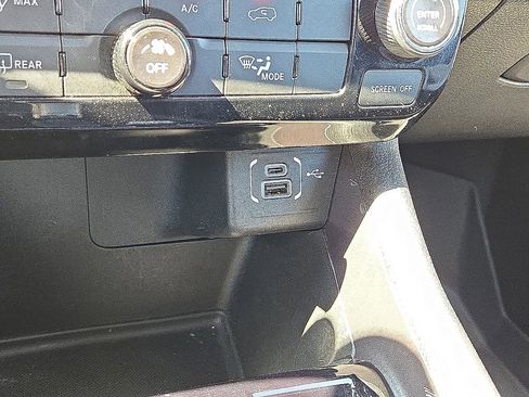 Used 2023 Jeep Compass Latitude image 29