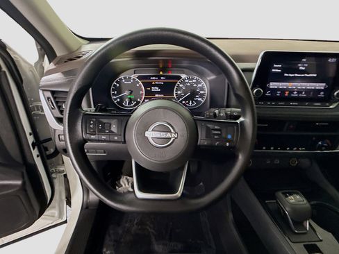 Used 2023 Nissan Rogue SV image 13