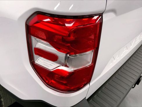 New 2025 Ford Maverick XL image 15