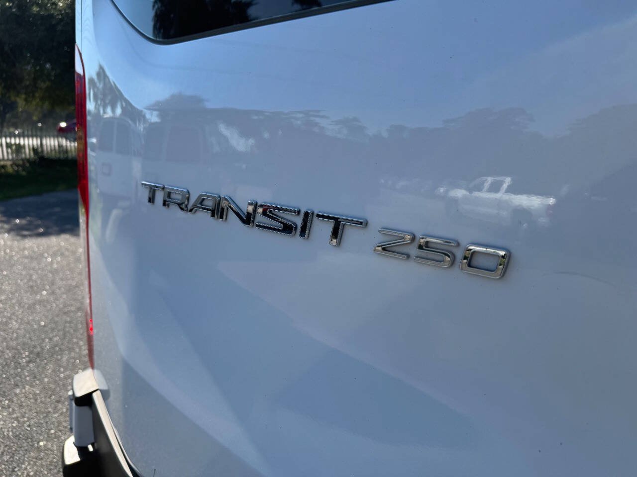 Used 2022 Ford Transit 250 Low Roof w/ Exterior Upgrade Package RWD image 34