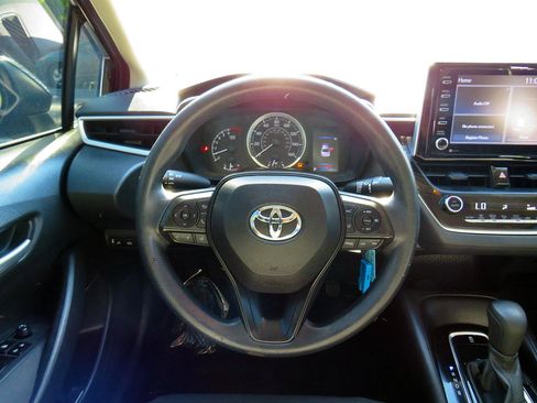 Used 2021 Toyota Corolla LE FWD image 23