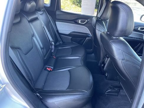 Used 2024 Jeep Compass Latitude AWD/4WD image 15