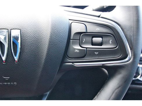 Used 2025 Buick Envista Sport Touring w/ Experience Buick Package FWD image 17