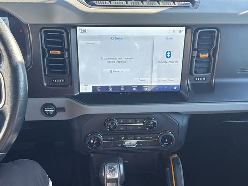 Used 2022 Ford Bronco Badlands image 15