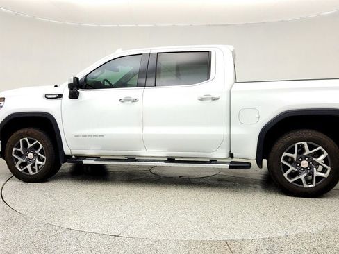 Used 2024 GMC Sierra 1500 SLT AWD/4WD image 8