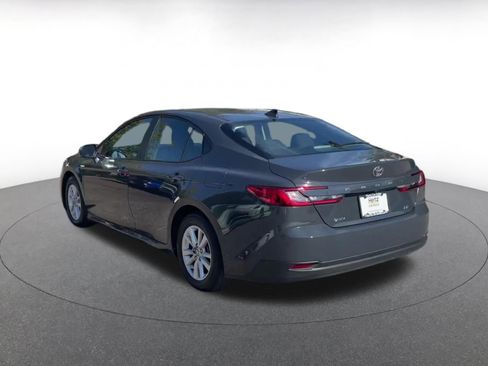 Used 2025 Toyota Camry LE image 10