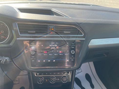 Used 2019 Volkswagen Tiguan SE w/ Panoramic Sunroof Package AWD/4WD image 19