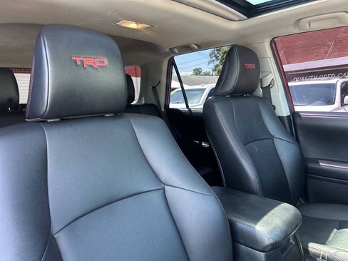 Used 2018 Toyota 4Runner TRD Off-Road Premium AWD/4WD image 37