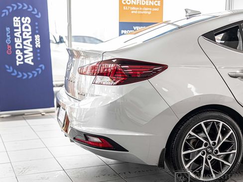 Used 2020 Hyundai Elantra Limited w/ Cargo Package (C1) FWD image 12