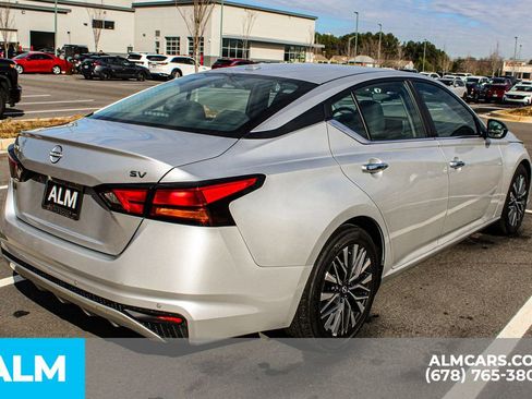 Used 2024 Nissan Altima 2.5 SV image 6