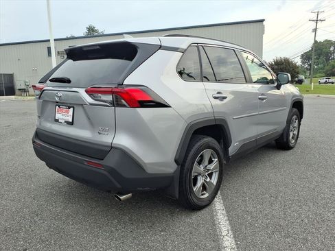 Used 2025 Toyota RAV4 XLE w/ Convenience Package AWD/4WD image 4