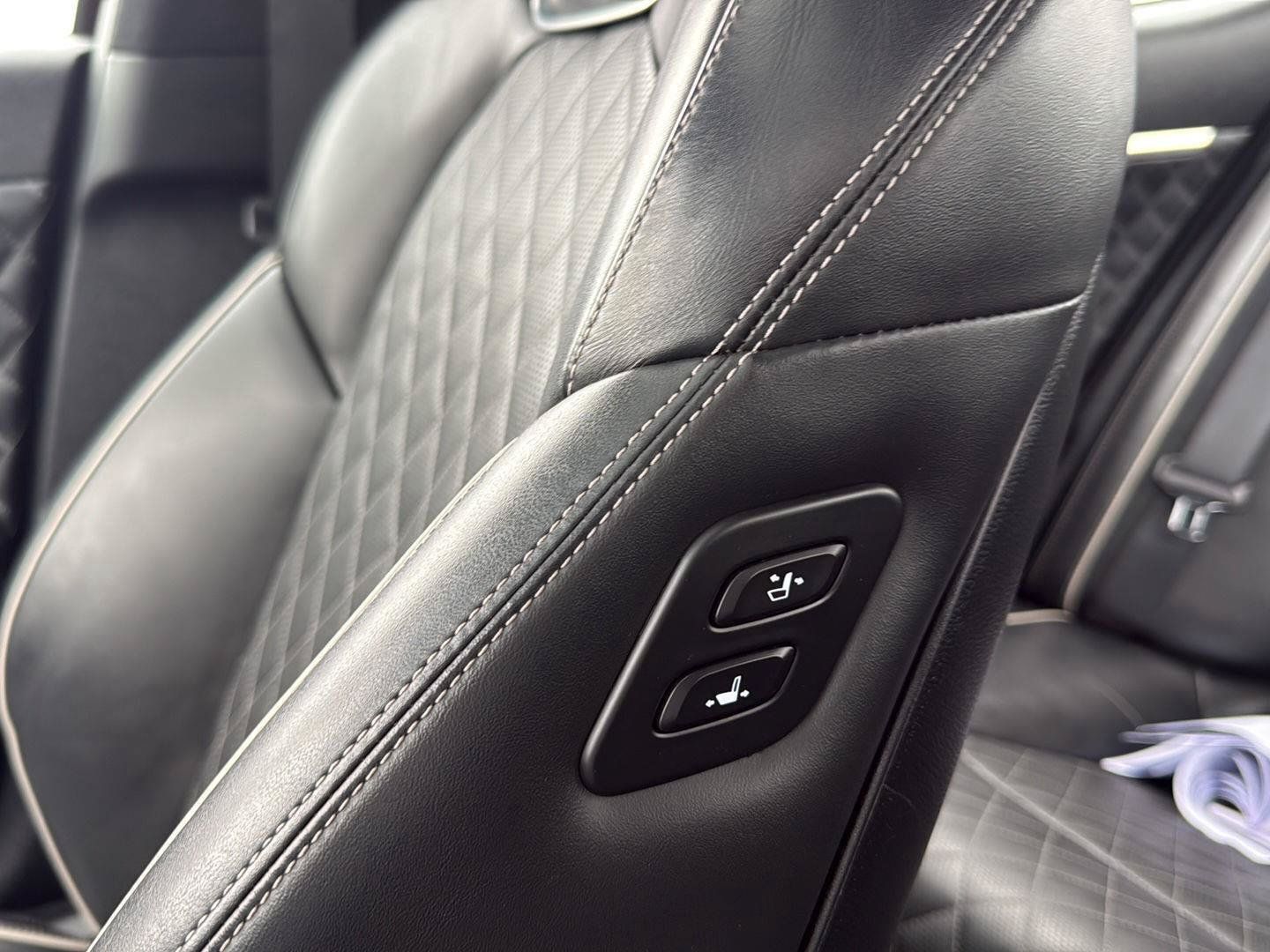 Used 2019 Genesis G70 2.0T Advanced w/ Sport Package AWD/4WD image 23