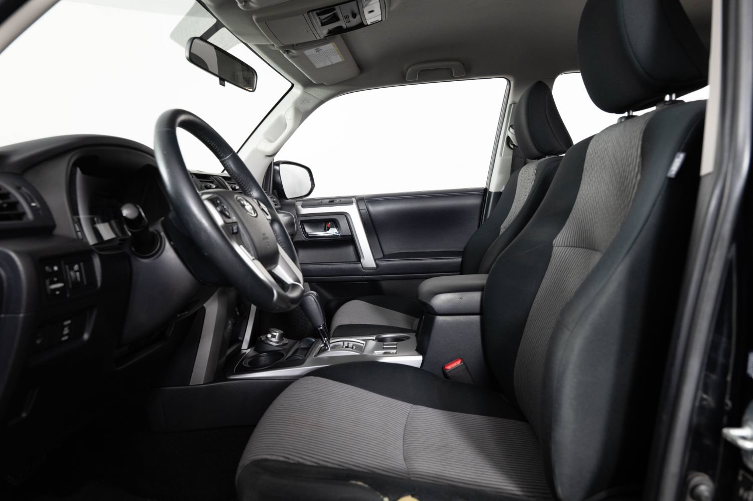 Used 2019 Toyota 4Runner SR5 AWD/4WD image 14