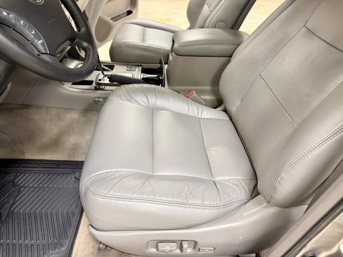 Used 2003 Toyota Land Cruiser image 19