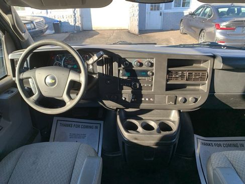 Used 2017 Chevrolet Express 3500 LT w/ LT Preferred Equipment Group image 17