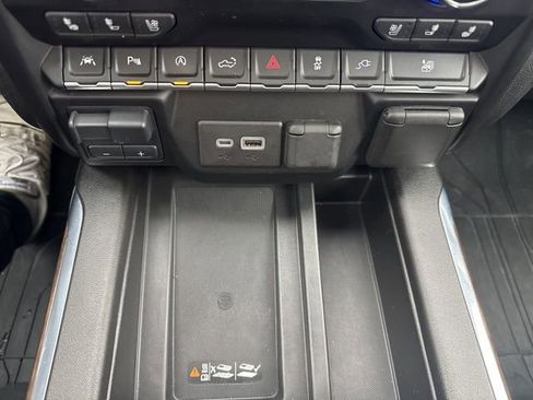 Used 2021 Chevrolet Silverado 1500 High Country w/ Technology Package image 39