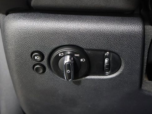 Used 2020 MINI Cooper 2-Door Hardtop w/ Storage Package image 21