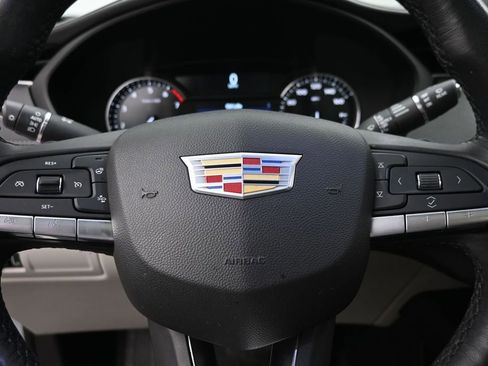 Used 2020 Cadillac XT4 Premium Luxury w/ Cold Weather Package AWD/4WD image 15
