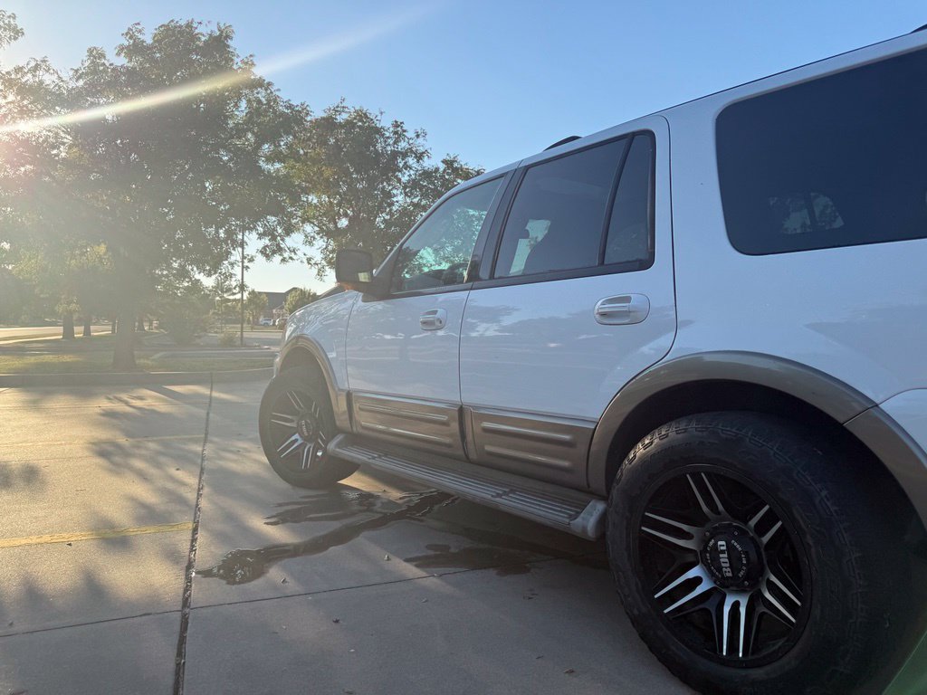 Used 2004 Ford Expedition Eddie Bauer RWD image 3