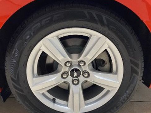 Used 2015 Ford Mustang Coupe RWD image 20